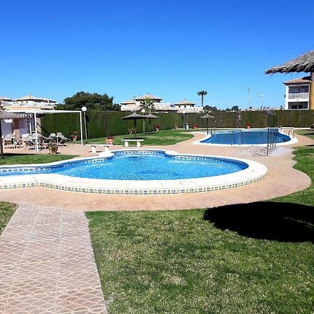 Fabulous Detached Large Villa 5 Bedrooms 3 Bathrooms Backing Onto Villamartin Golf Course Экстерьер фото