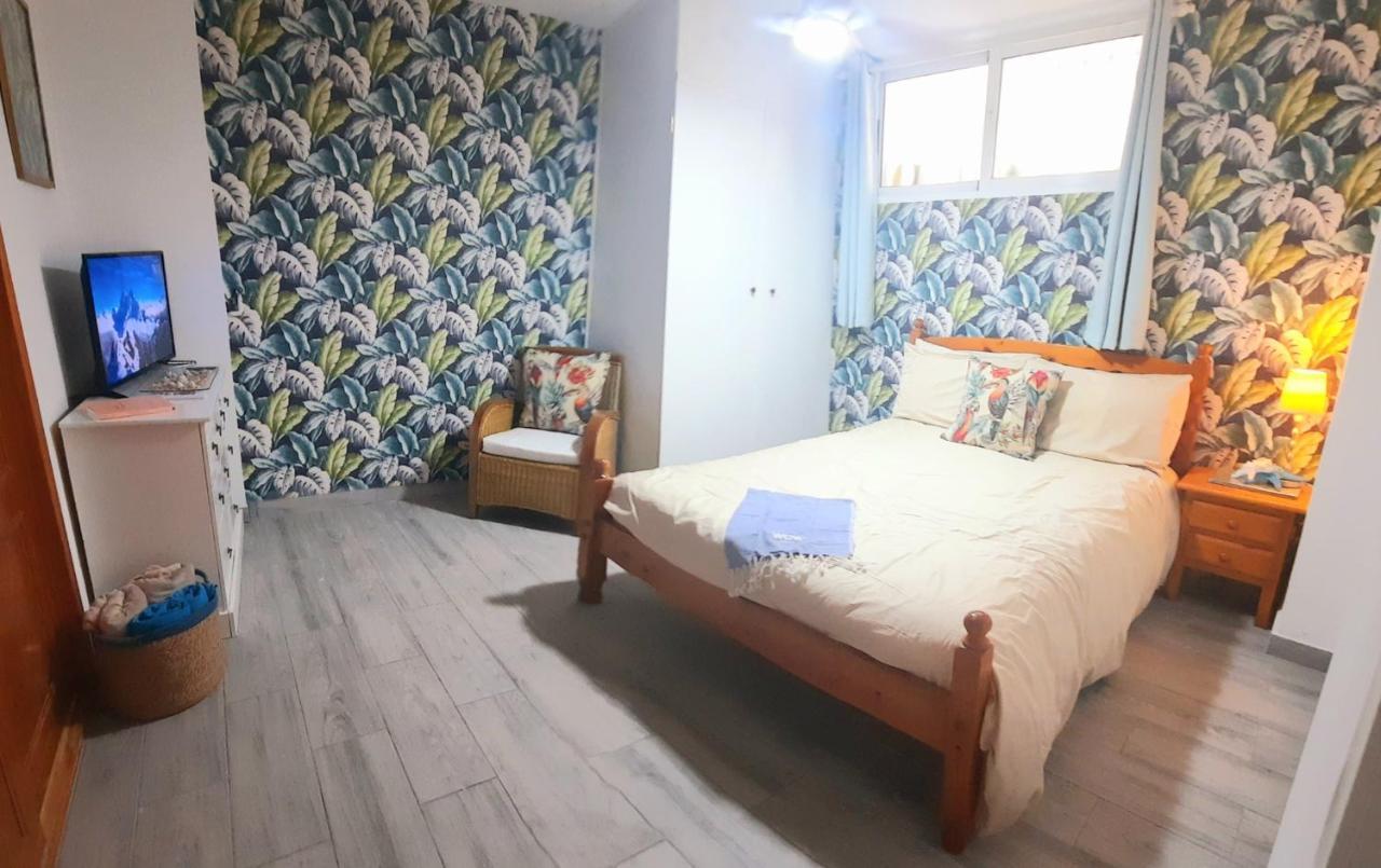 Fabulous Detached Large Villa 5 Bedrooms 3 Bathrooms Backing Onto Villamartin Golf Course Экстерьер фото