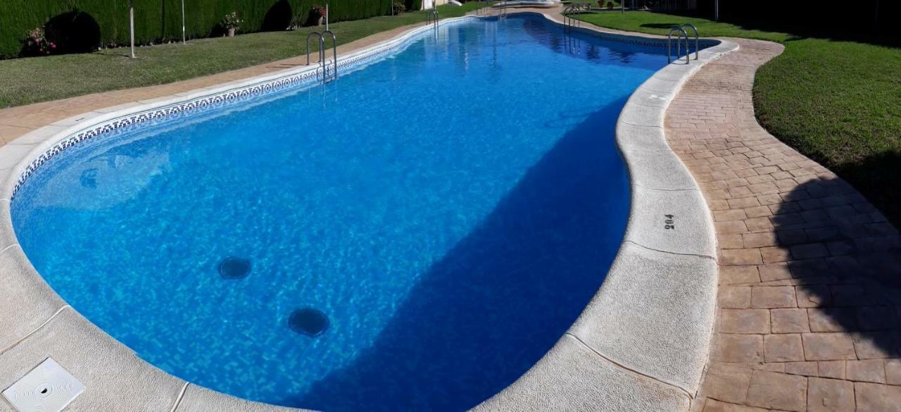 Fabulous Detached Large Villa 5 Bedrooms 3 Bathrooms Backing Onto Villamartin Golf Course Экстерьер фото