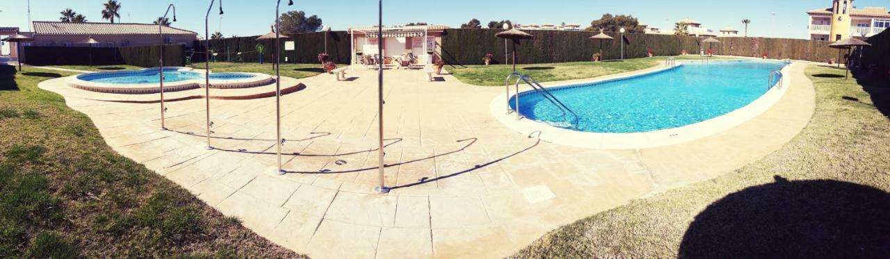 Fabulous Detached Large Villa 5 Bedrooms 3 Bathrooms Backing Onto Villamartin Golf Course Экстерьер фото
