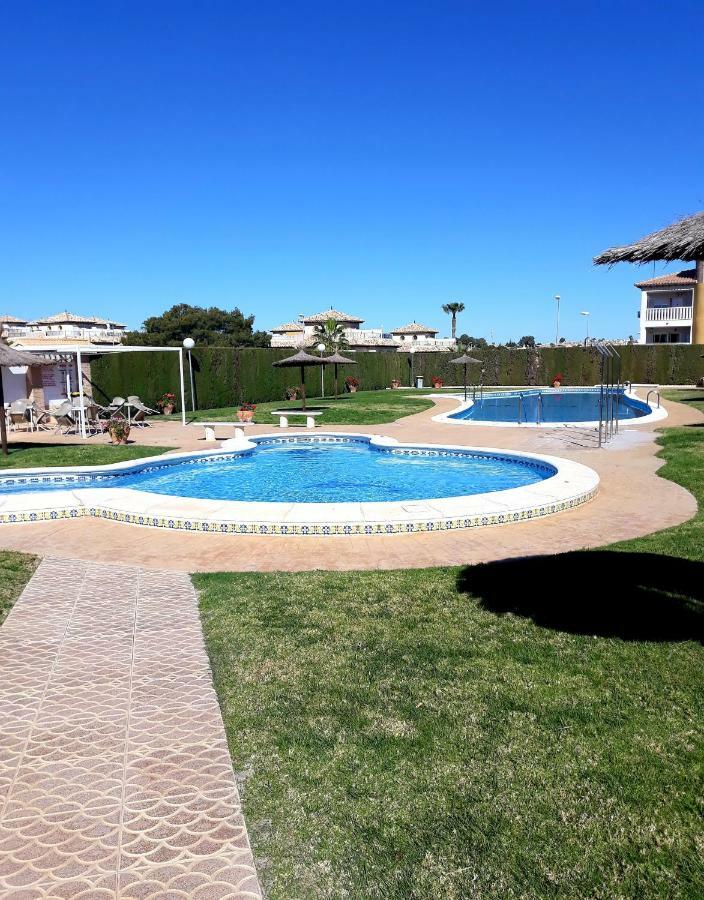 Fabulous Detached Large Villa 5 Bedrooms 3 Bathrooms Backing Onto Villamartin Golf Course Экстерьер фото